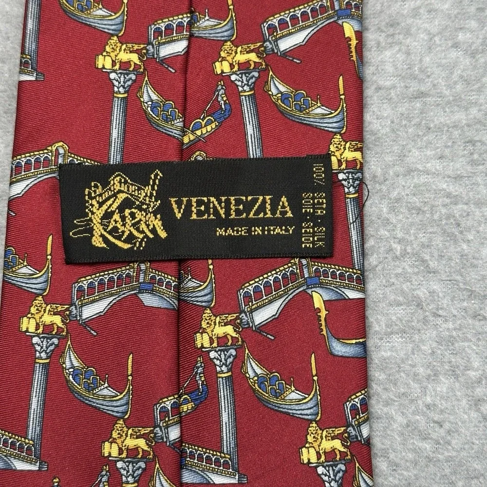 Venezia Mens Neck Tie Silk Burgundy/Gold Gondolas Print 100% Silk Made In Italy